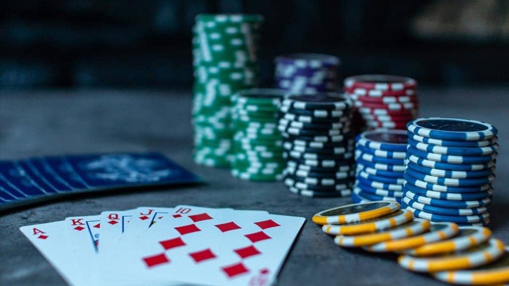play at an online casinos